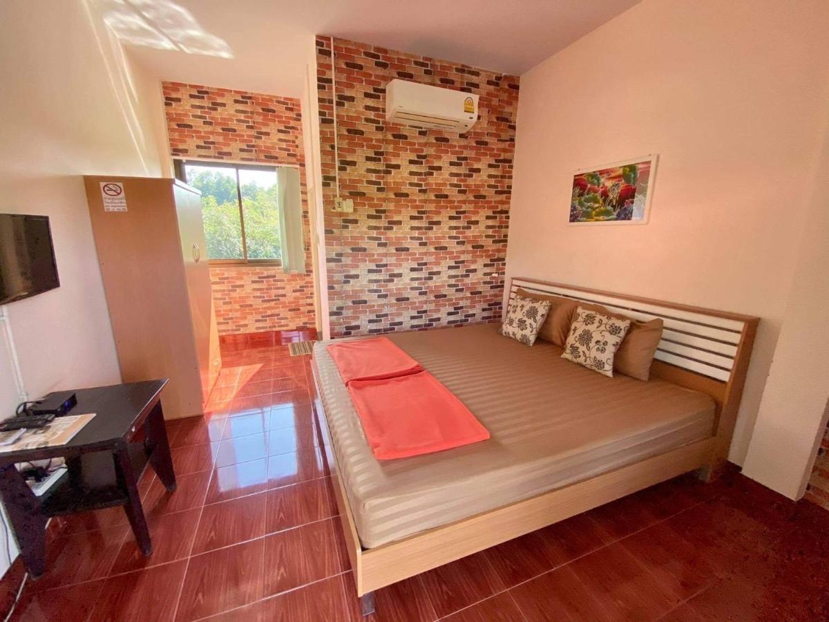 Saeng Tai Amphawa Apartman Szamutszongkhram Kültér fotó
