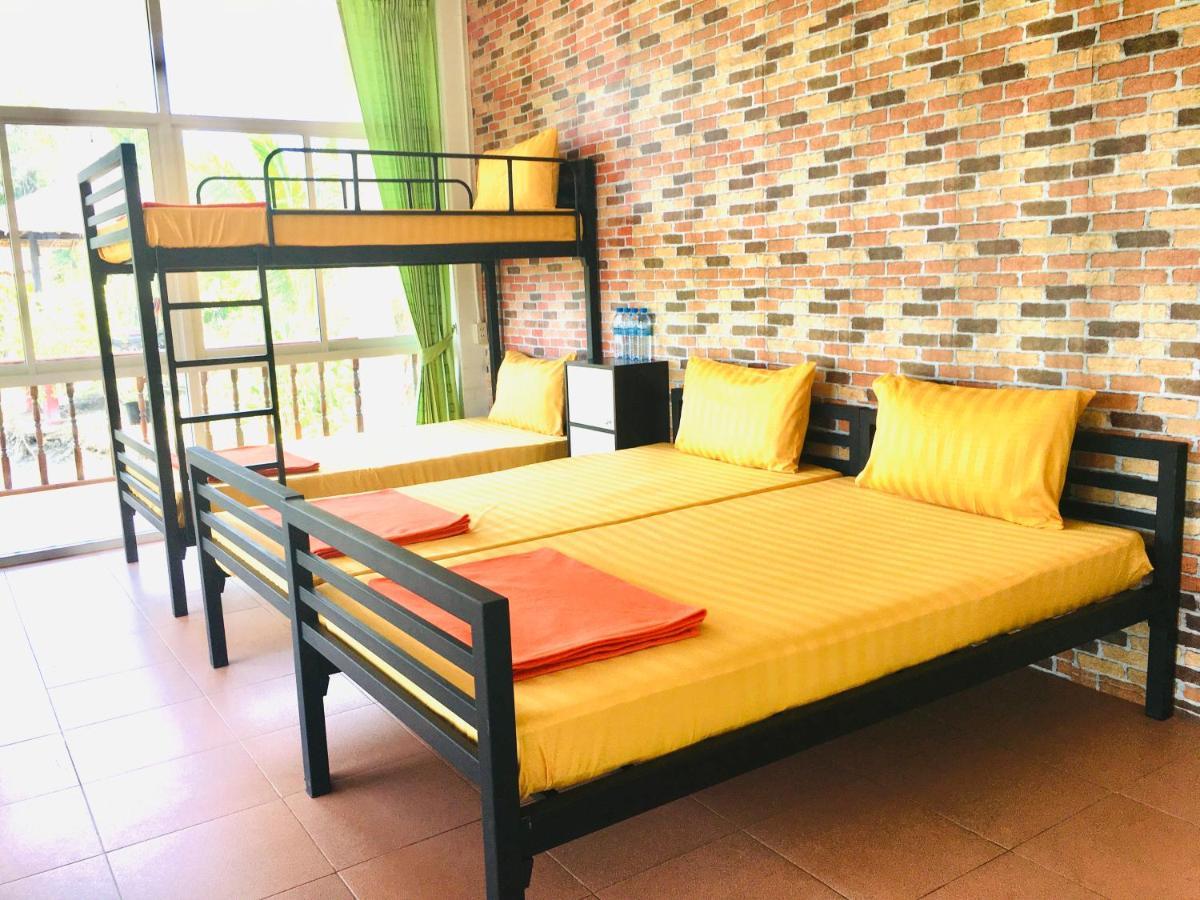 Saeng Tai Amphawa Apartman Szamutszongkhram Kültér fotó