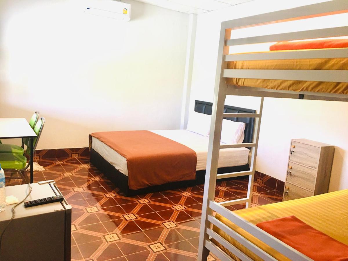 Saeng Tai Amphawa Apartman Szamutszongkhram Kültér fotó