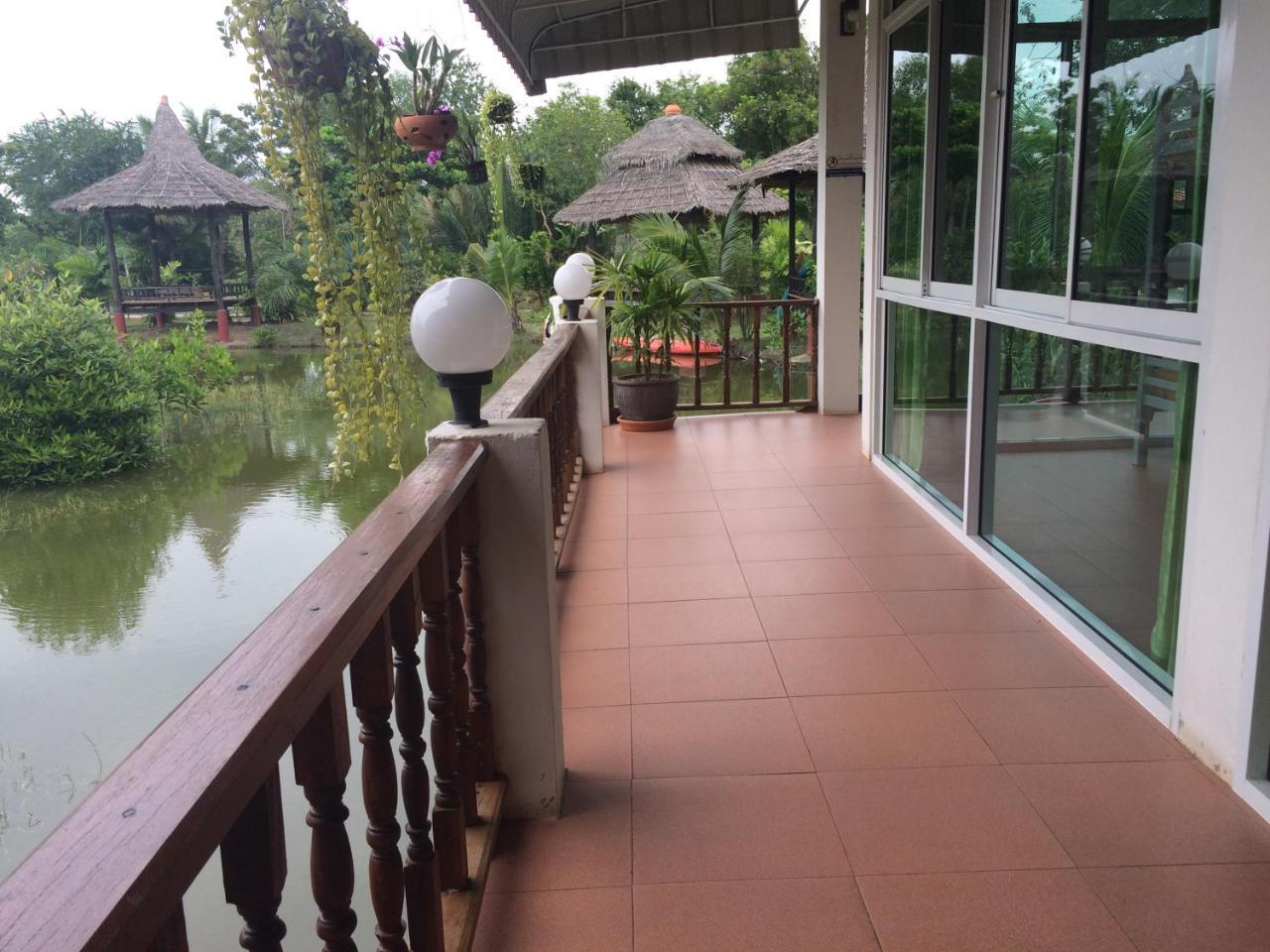 Saeng Tai Amphawa Apartman Szamutszongkhram Kültér fotó